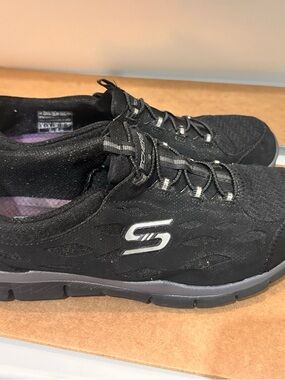 Skechers Women's Size 8 Gratis Full Circle Black Slip-On Athletic Sneakers